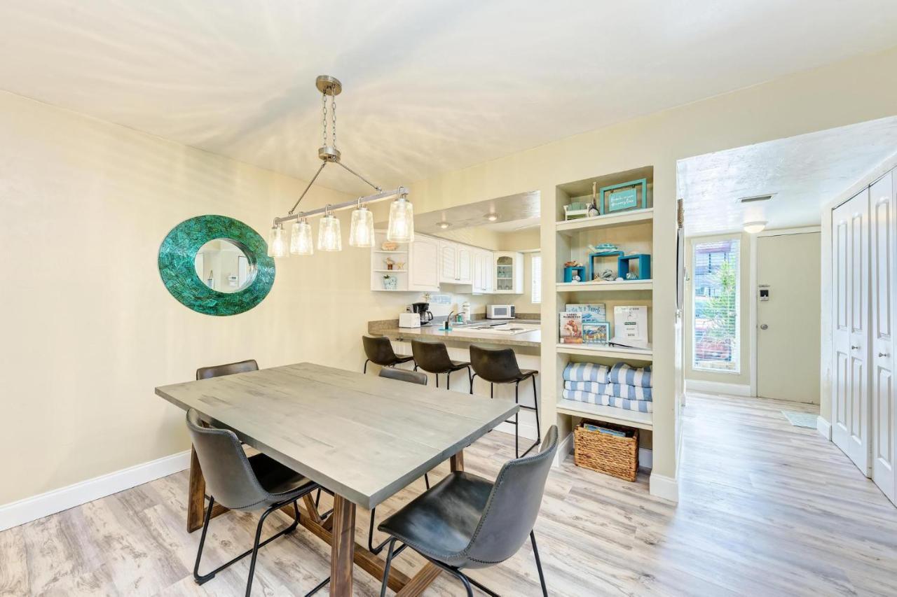 Anna Maria Island Runaway Tropical Dream-One Minute Walk To The Beach-Heated Pool Bradenton Beach Esterno foto