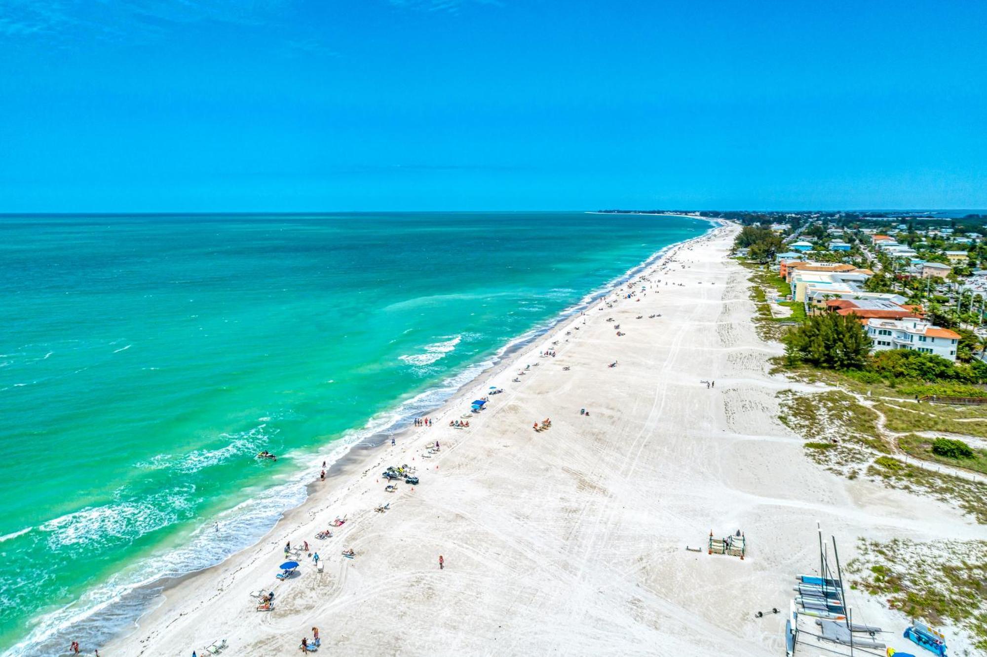 Anna Maria Island Runaway Tropical Dream-One Minute Walk To The Beach-Heated Pool Bradenton Beach Esterno foto
