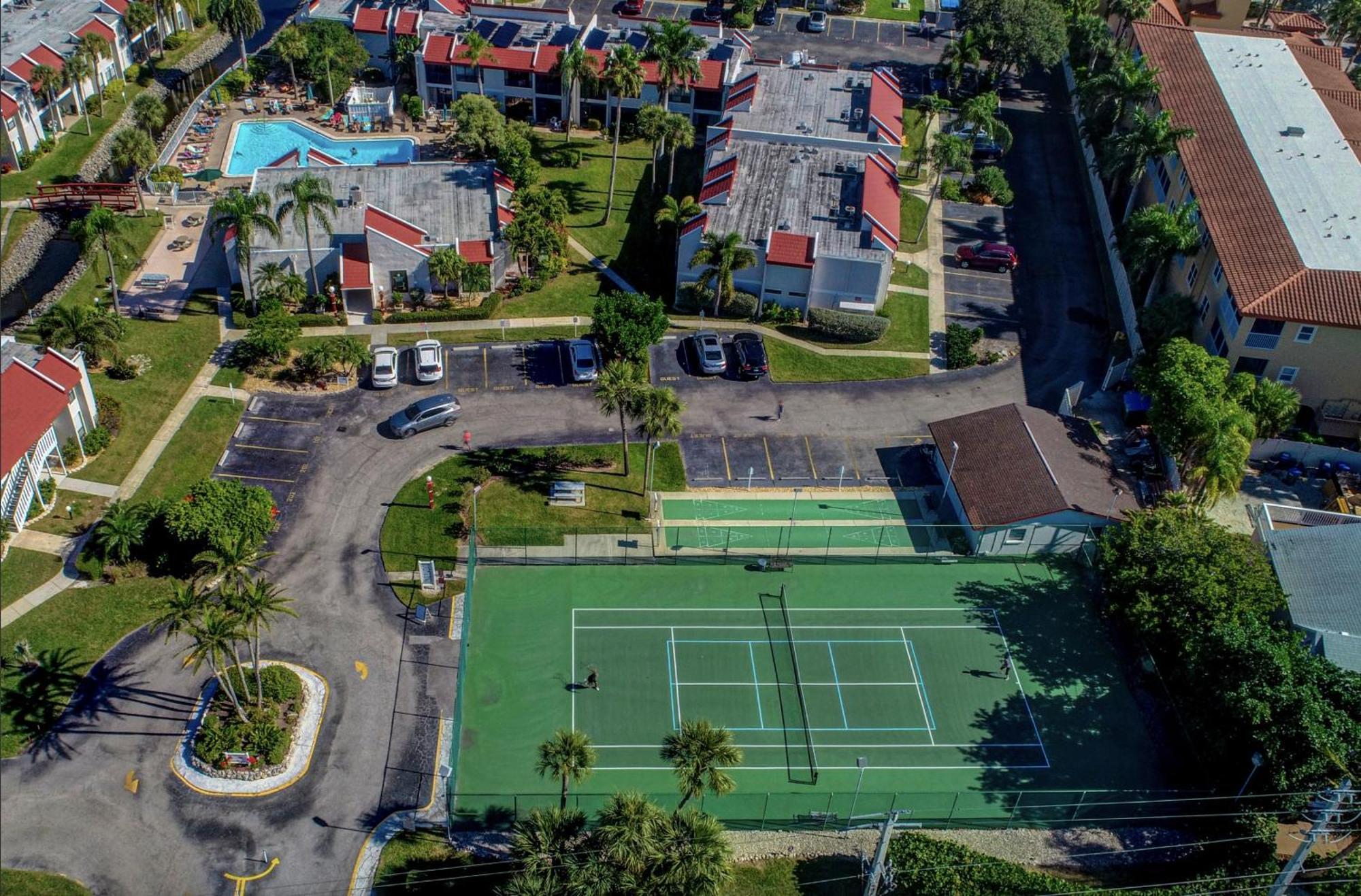 Anna Maria Island Runaway Tropical Dream-One Minute Walk To The Beach-Heated Pool Bradenton Beach Esterno foto