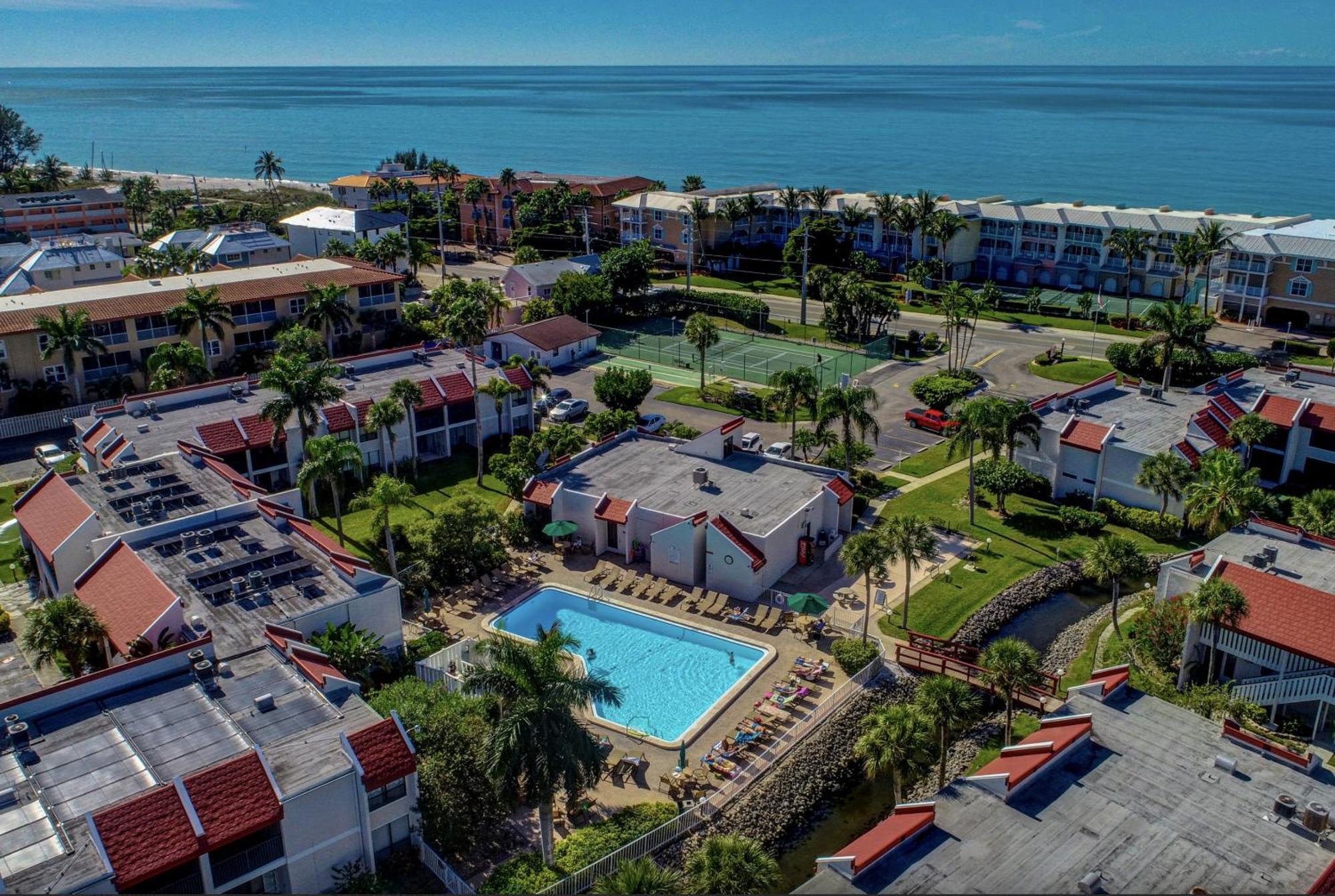 Anna Maria Island Runaway Tropical Dream-One Minute Walk To The Beach-Heated Pool Bradenton Beach Esterno foto