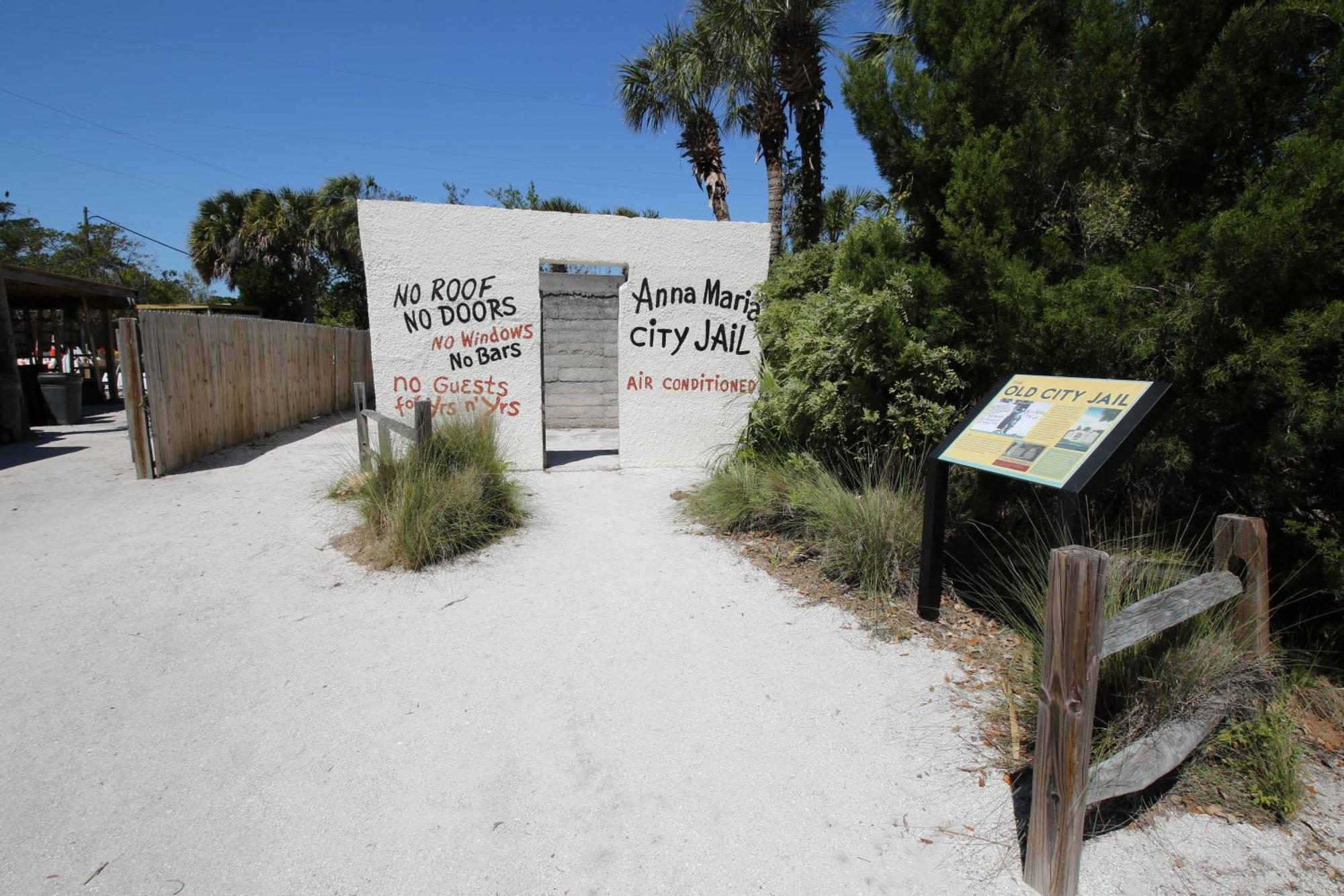 Anna Maria Island Runaway Tropical Dream-One Minute Walk To The Beach-Heated Pool Bradenton Beach Esterno foto