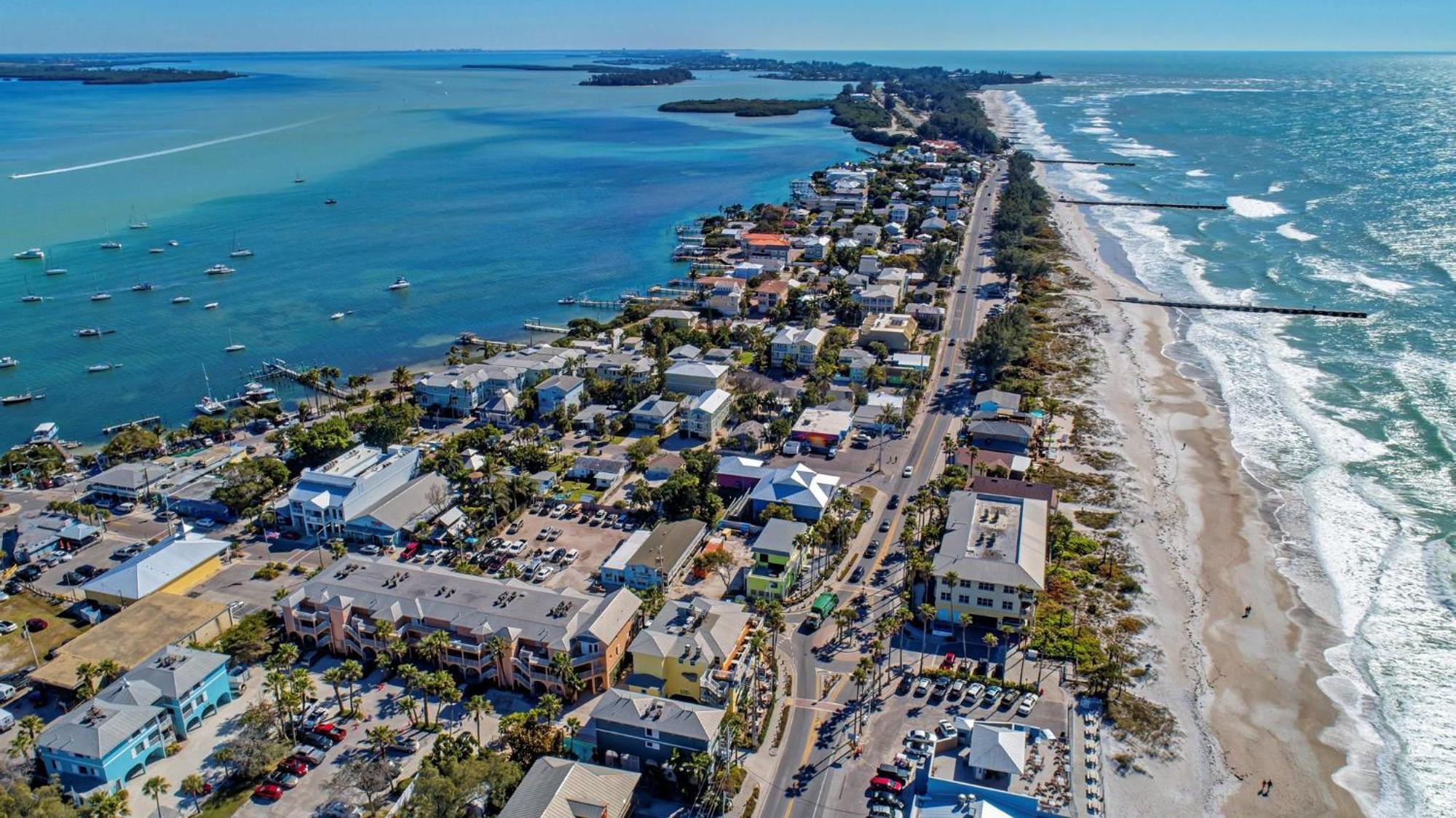 Anna Maria Island Runaway Tropical Dream-One Minute Walk To The Beach-Heated Pool Bradenton Beach Esterno foto