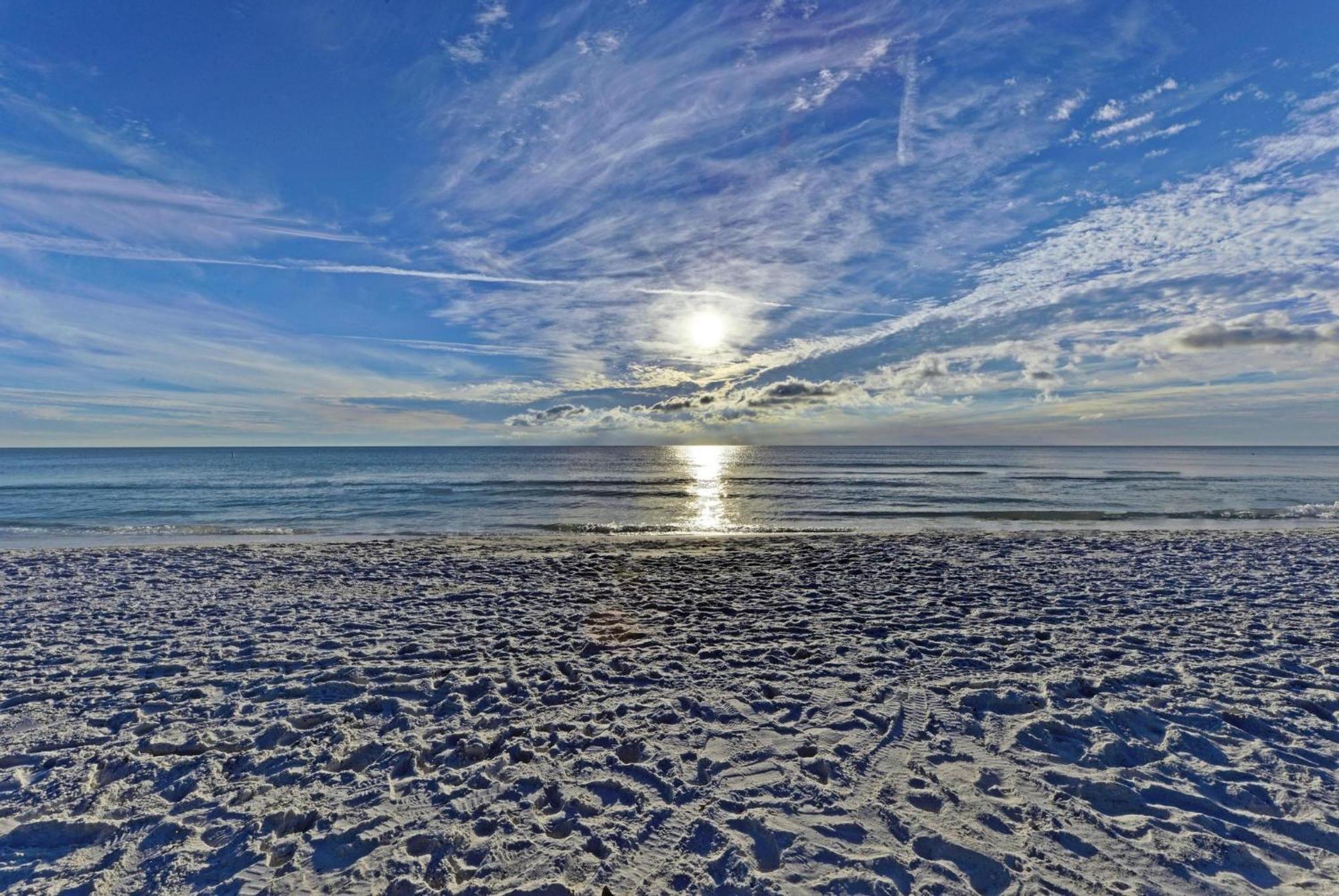 Anna Maria Island Runaway Tropical Dream-One Minute Walk To The Beach-Heated Pool Bradenton Beach Esterno foto