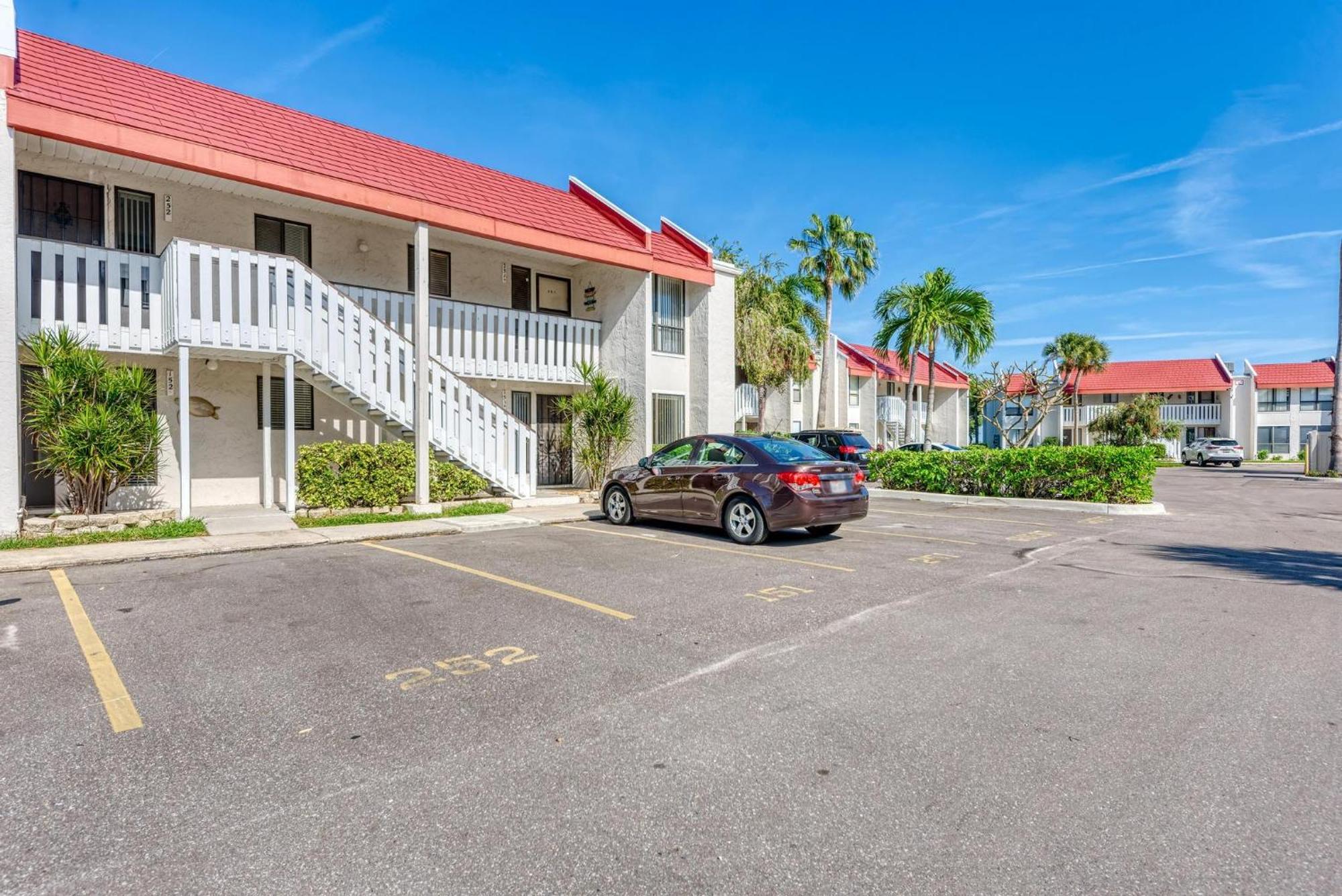 Anna Maria Island Runaway Tropical Dream-One Minute Walk To The Beach-Heated Pool Bradenton Beach Esterno foto