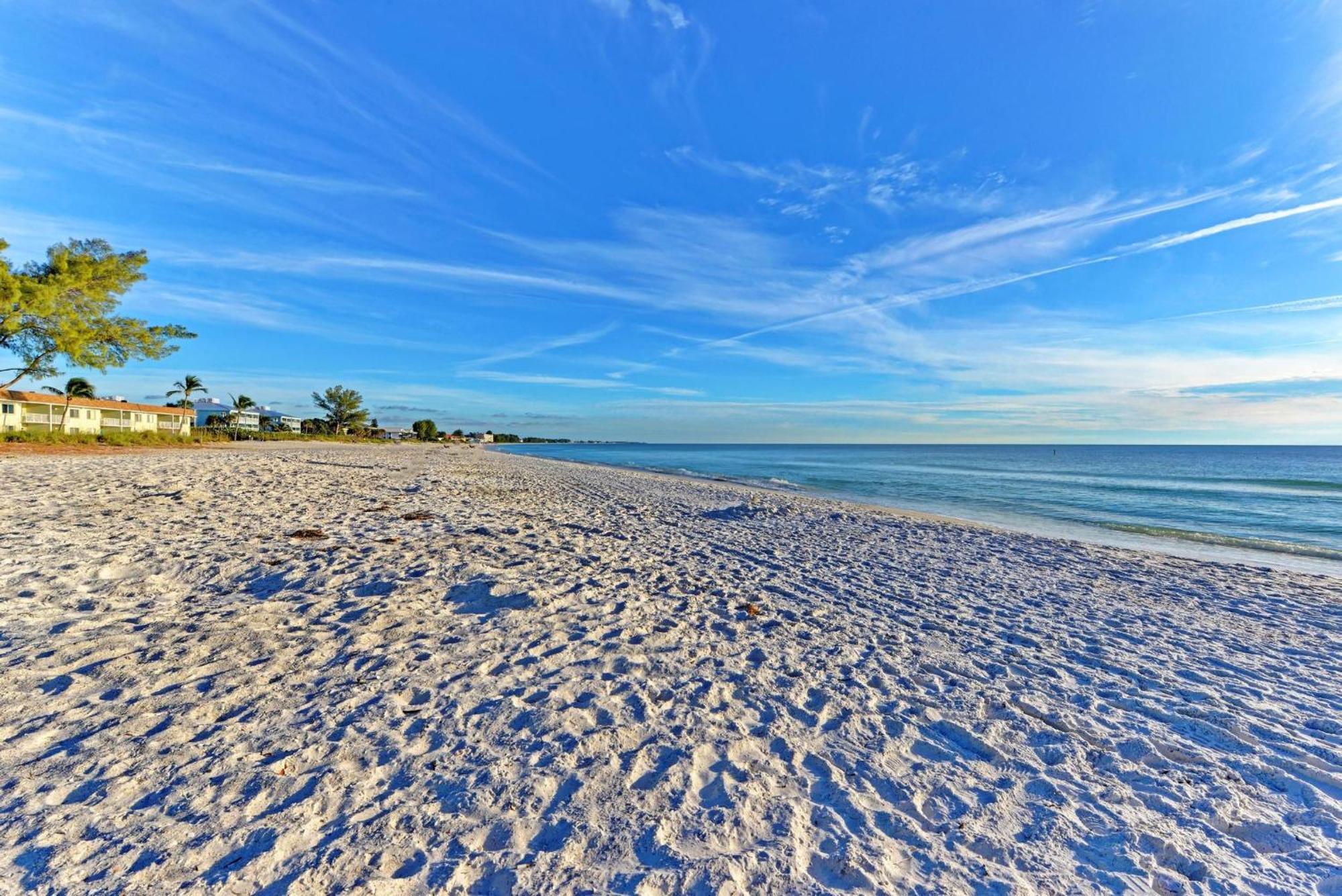 Anna Maria Island Runaway Tropical Dream-One Minute Walk To The Beach-Heated Pool Bradenton Beach Esterno foto